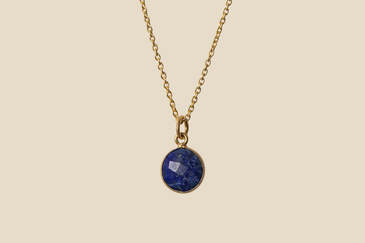 Lapislazuli Anhänger in Gold – Edelstein-Anhänger aus 18 Karat vergoldetem Silber 925